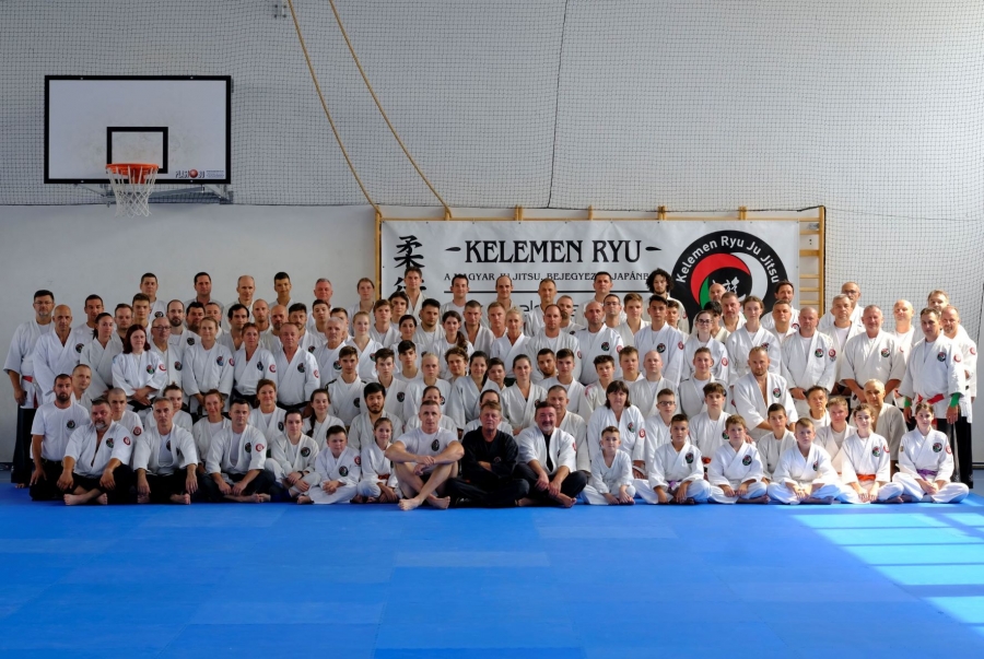 de2df791682f079f8397226a3ff38bc7_XL